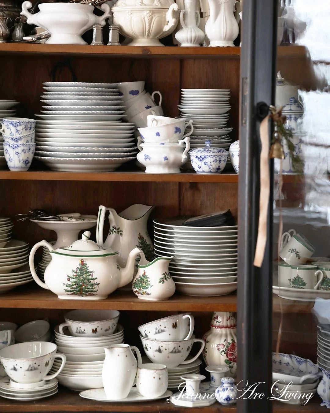 NEW! Jeanne d'Arc Living Magazine -A Sprinkle of Christmas Magic 2025 FREE SHIPPING* - Rustic Farmhouse Charm