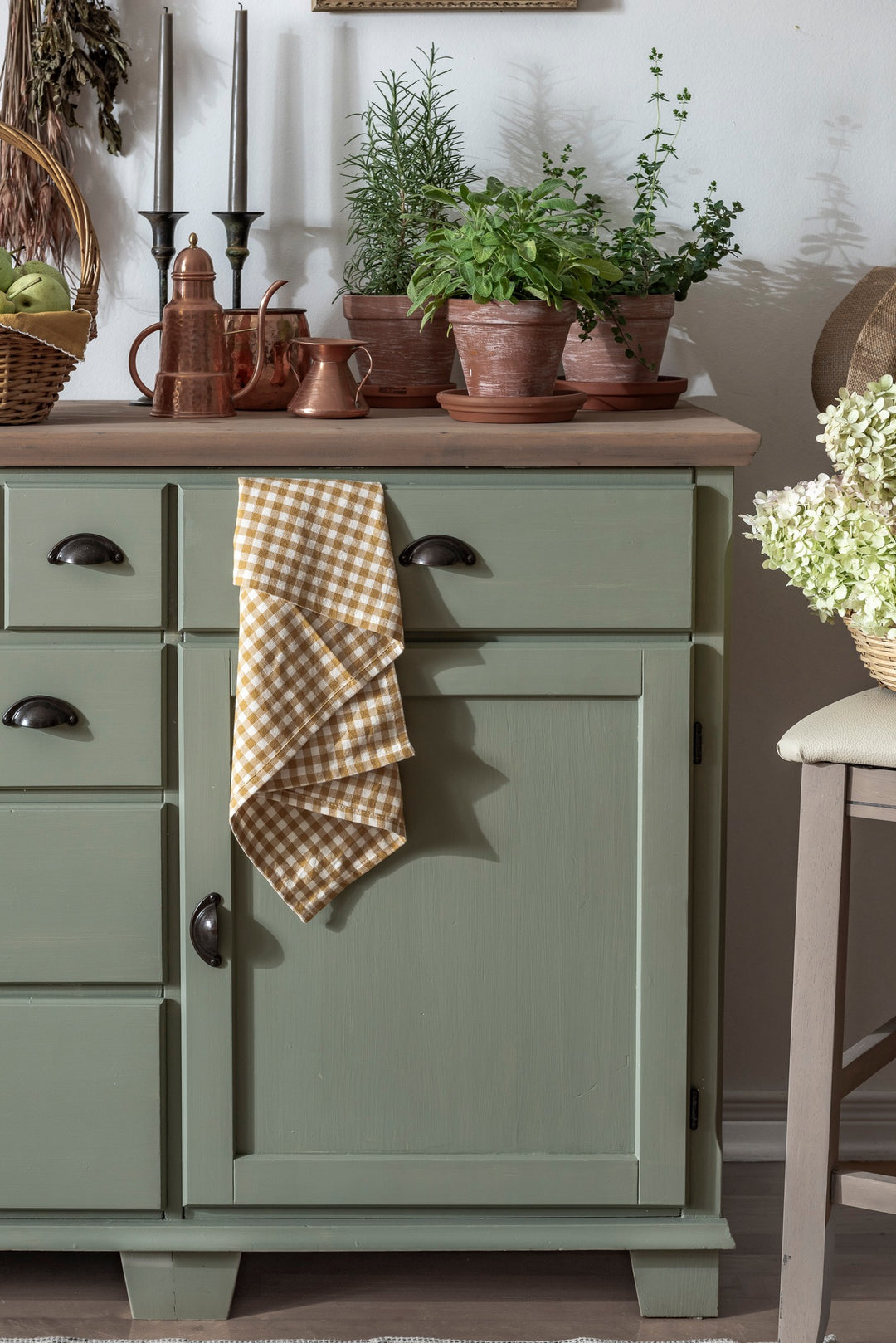 NEW! Fusion™ Mineral Paint - ACADIA PEAR - Rustic Farmhouse Charm