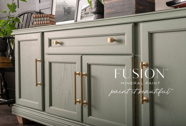 NEW! CARRIAGE HOUSE Fusion™ Mineral Paint - Rustic Farmhouse Charm