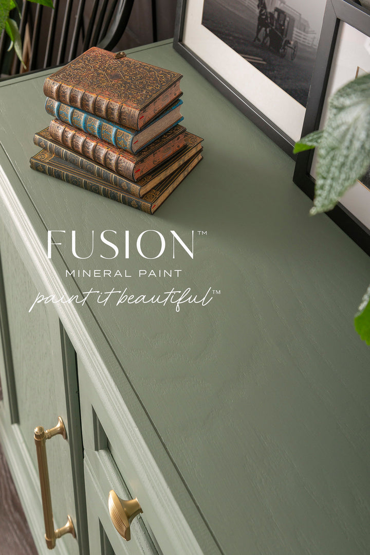 NEW! CARRIAGE HOUSE Fusion™ Mineral Paint - Rustic Farmhouse Charm
