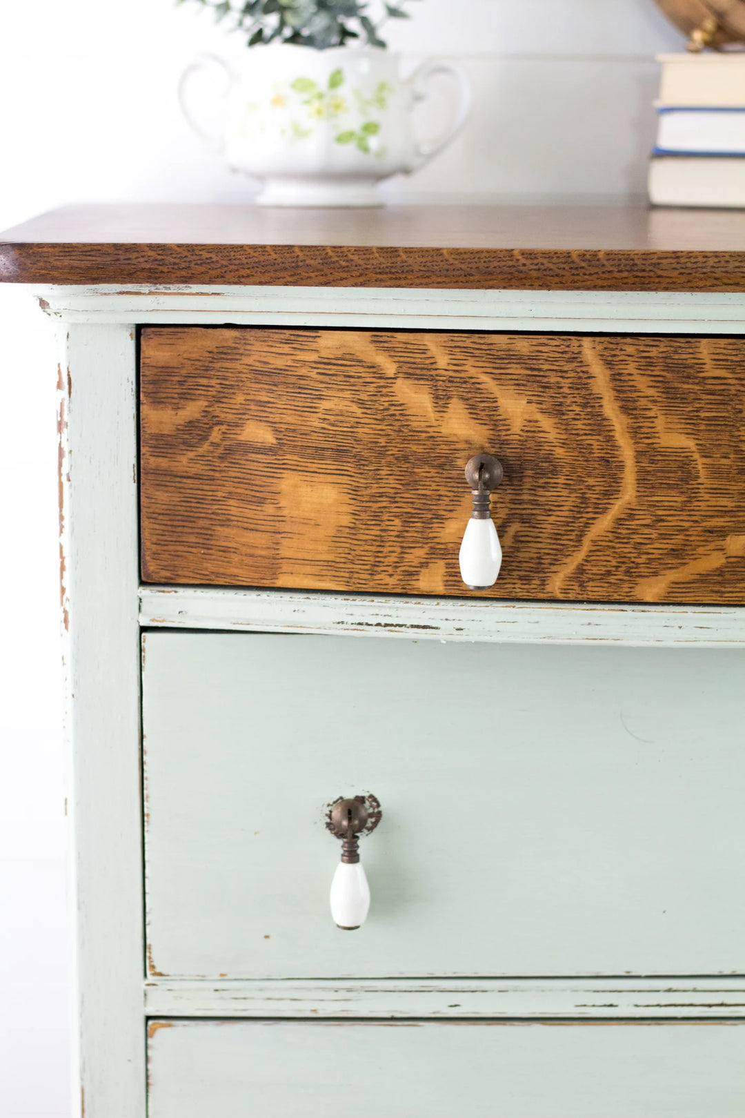 Homestead House Milk Paint - CRAFTSMAN - Rustic Farmhouse Charm