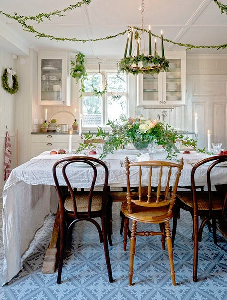 Jeanne d'Arc Living Magazine - Home for Christmas 2023 - Rustic Farmhouse Charm