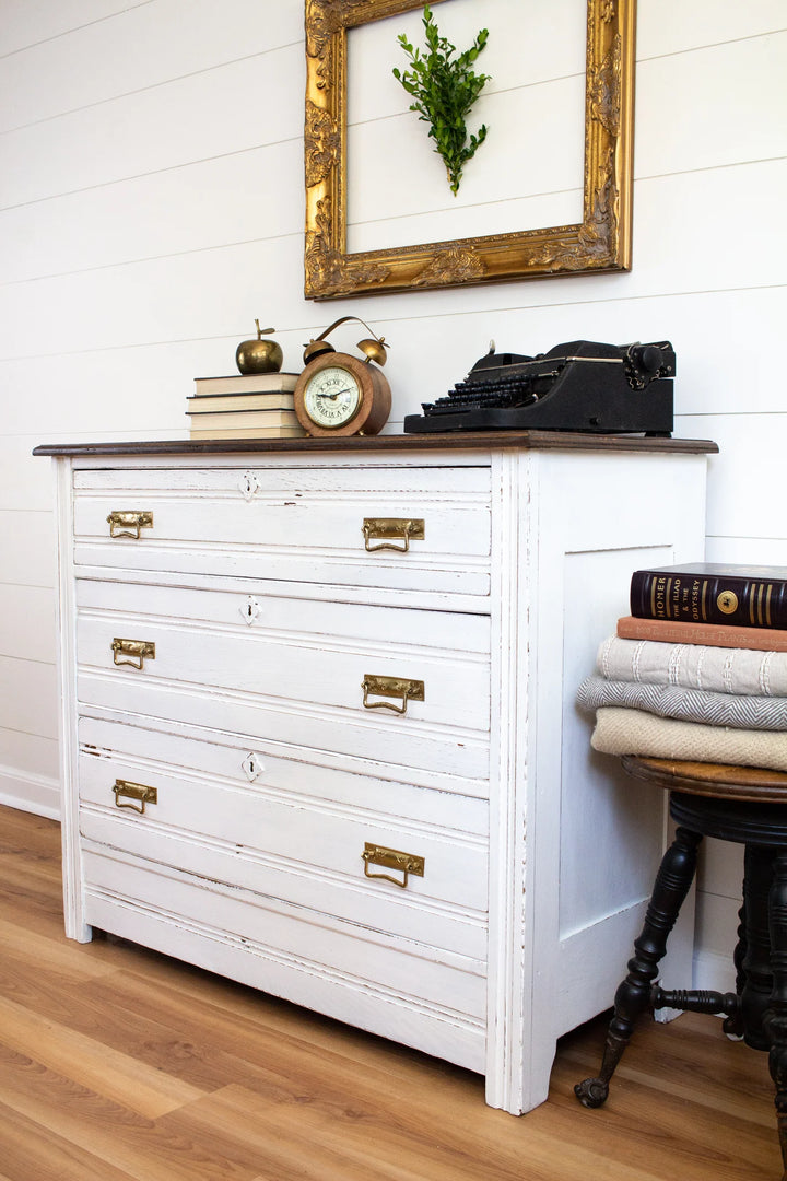 Homestead House Milk Paint - STURBRIDGE WHITE - Rustic Farmhouse Charm