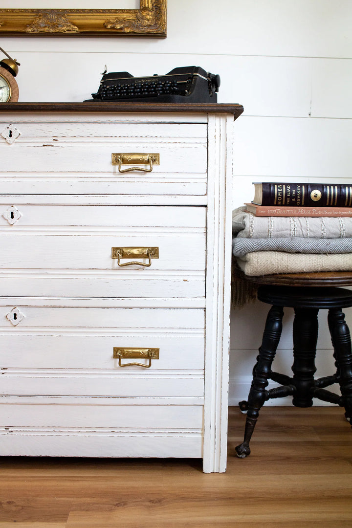 Homestead House Milk Paint - STURBRIDGE WHITE - Rustic Farmhouse Charm