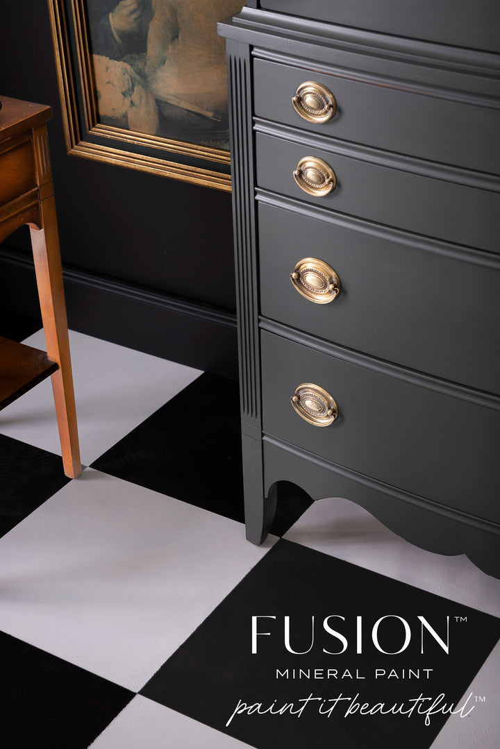 NEW! WELLINGTON Fusion™ Mineral Paint - Rustic Farmhouse Charm