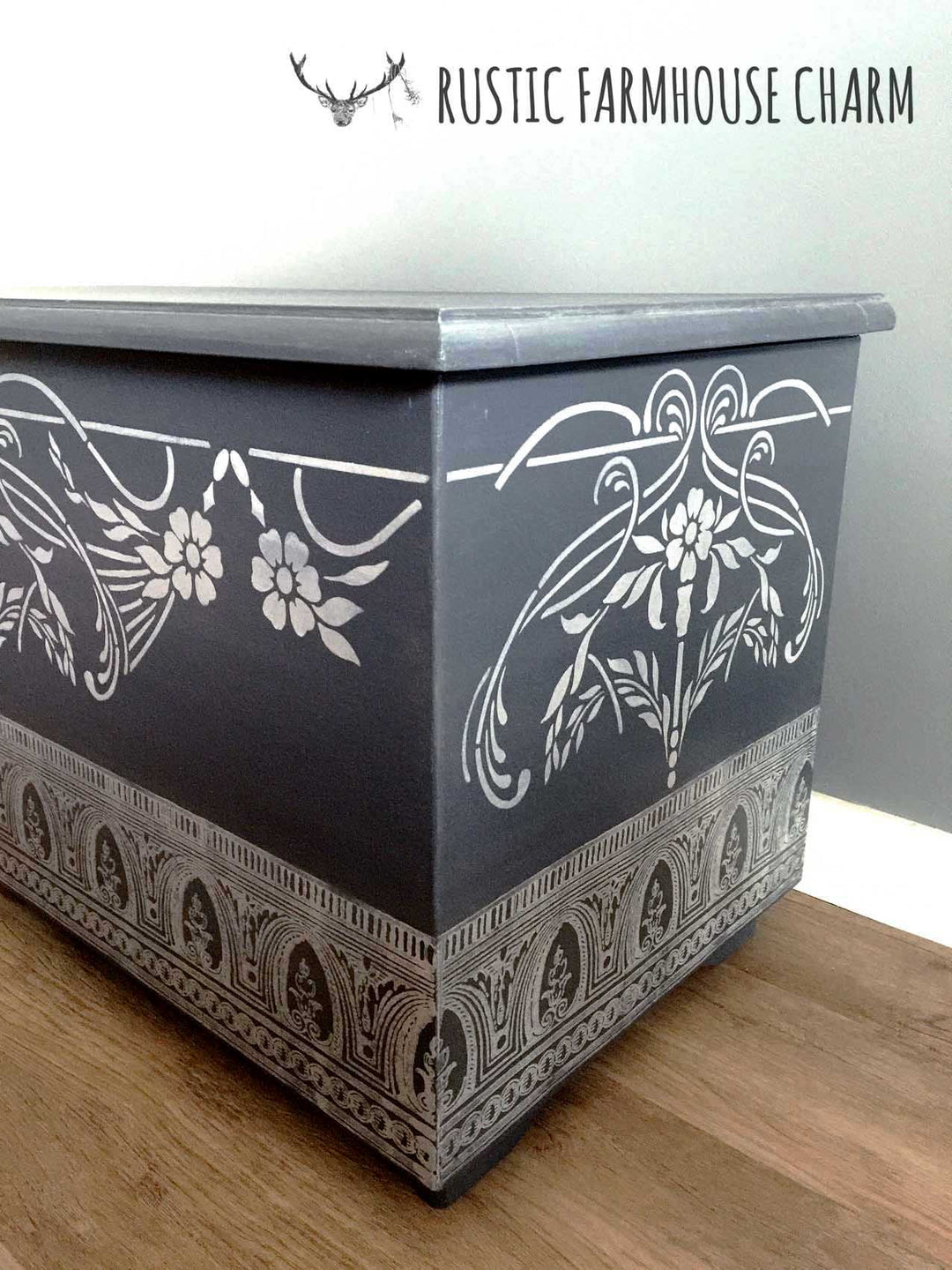 Elegant Cathedral Grey Blanket Box - Rustic Farmhouse Charm