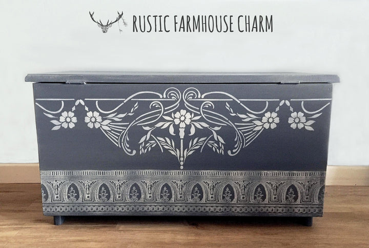 Elegant Cathedral Grey Blanket Box - Rustic Farmhouse Charm