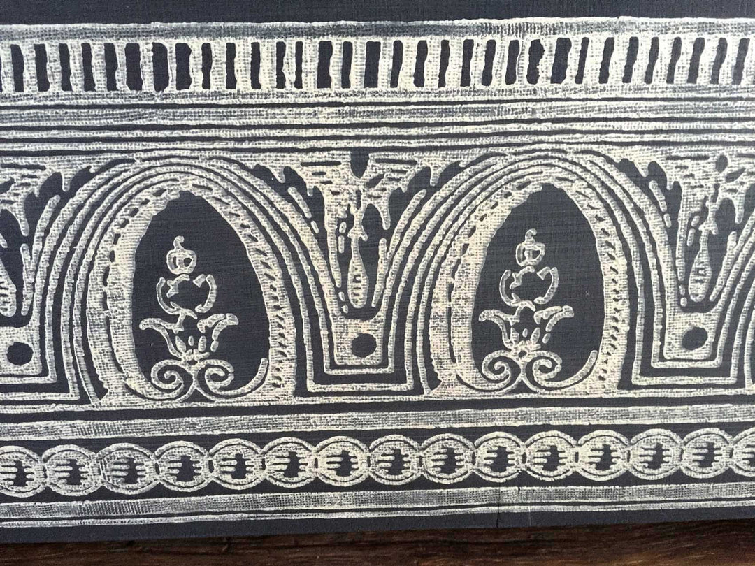 Elegant Cathedral Grey Blanket Box - Rustic Farmhouse Charm