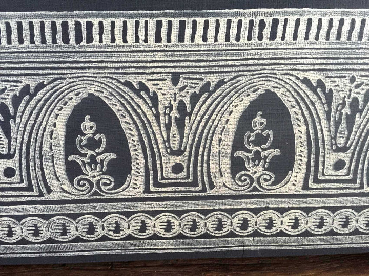 Elegant Cathedral Grey Blanket Box - Rustic Farmhouse Charm