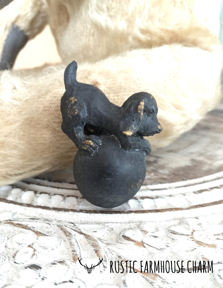 KNOB - Playful Puppy on Ball - Rustic Farmhouse Charm