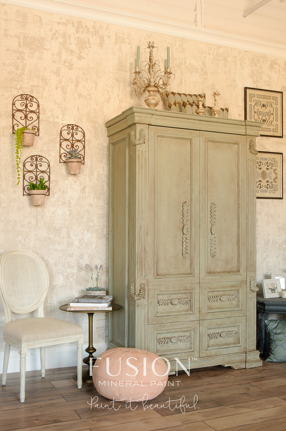LICHEN Fusion™ Mineral Paint - Rustic Farmhouse Charm
