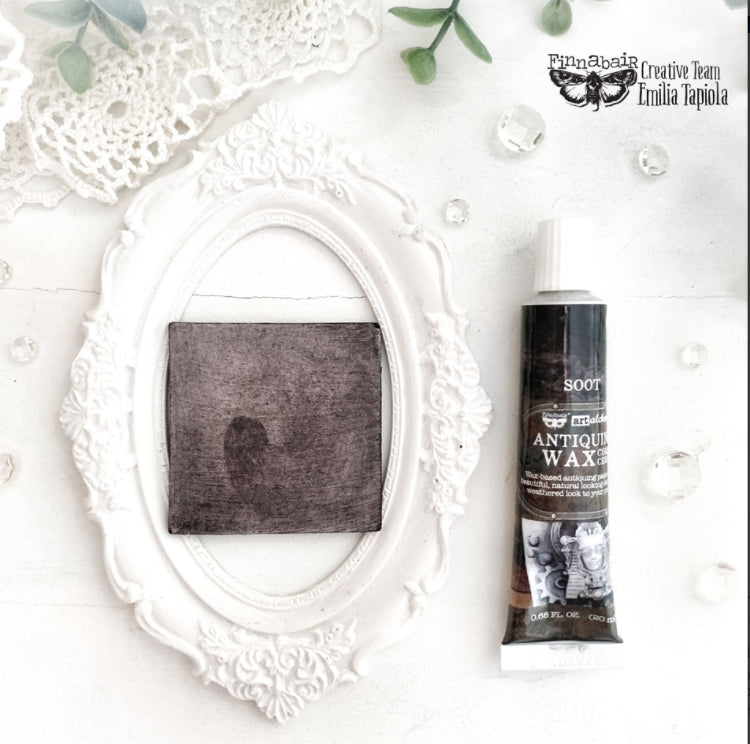 SOOT Finnabair Antiquing Wax (Art Alchemy) - Rustic Farmhouse Charm
