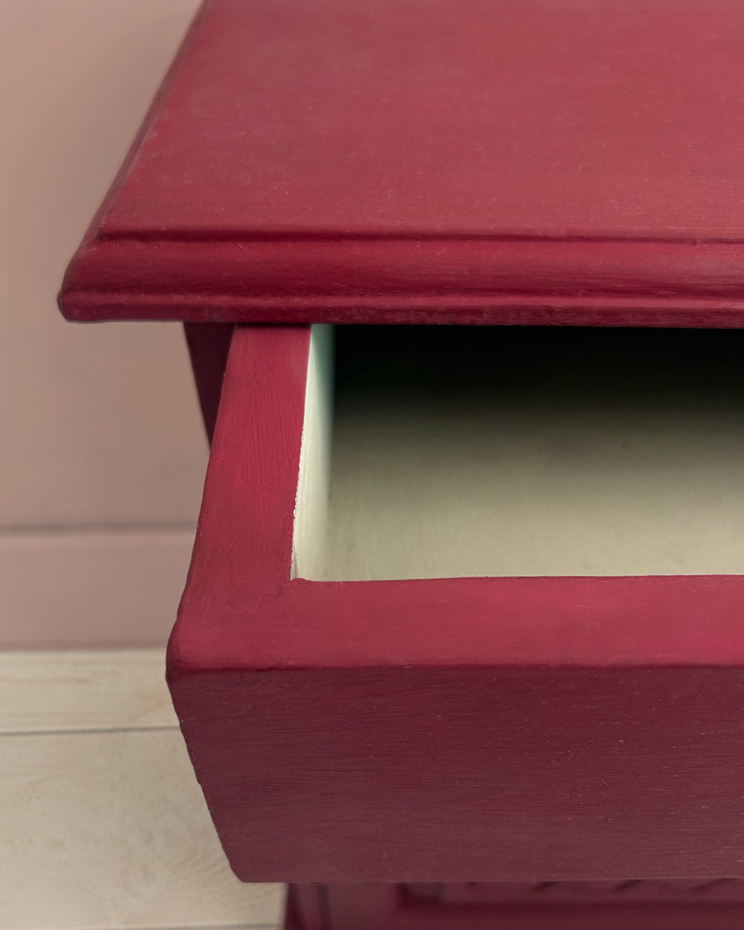 Annie Sloan Chalk Paint® - BURGUNDY