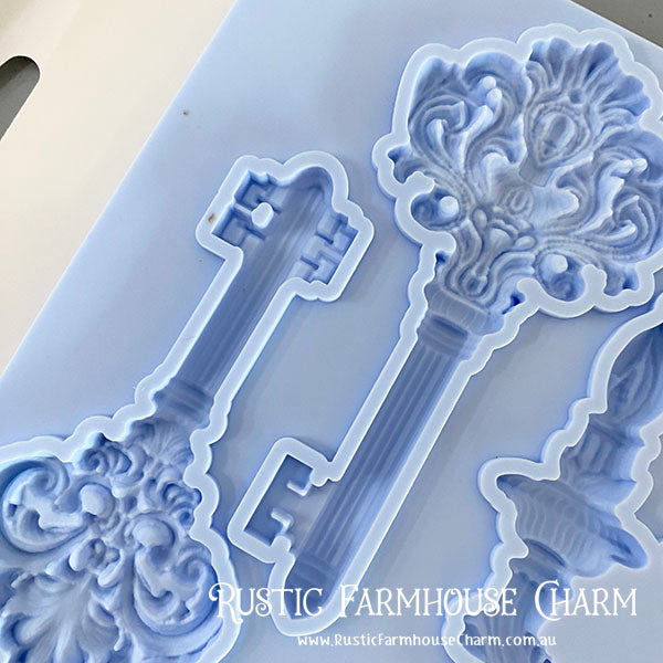 LaBlanche Mould - CHANDELIER (12.7 cm x 20.3 cm)