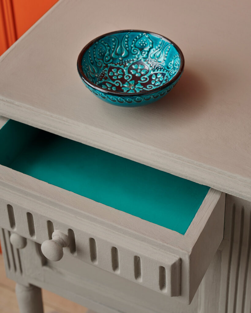 Annie Sloan Chalk Paint® - FRENCH LINEN