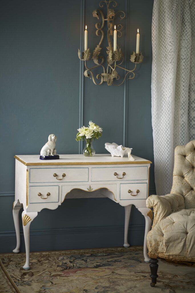 Annie Sloan Chalk Paint® - ROCOCO WHITE