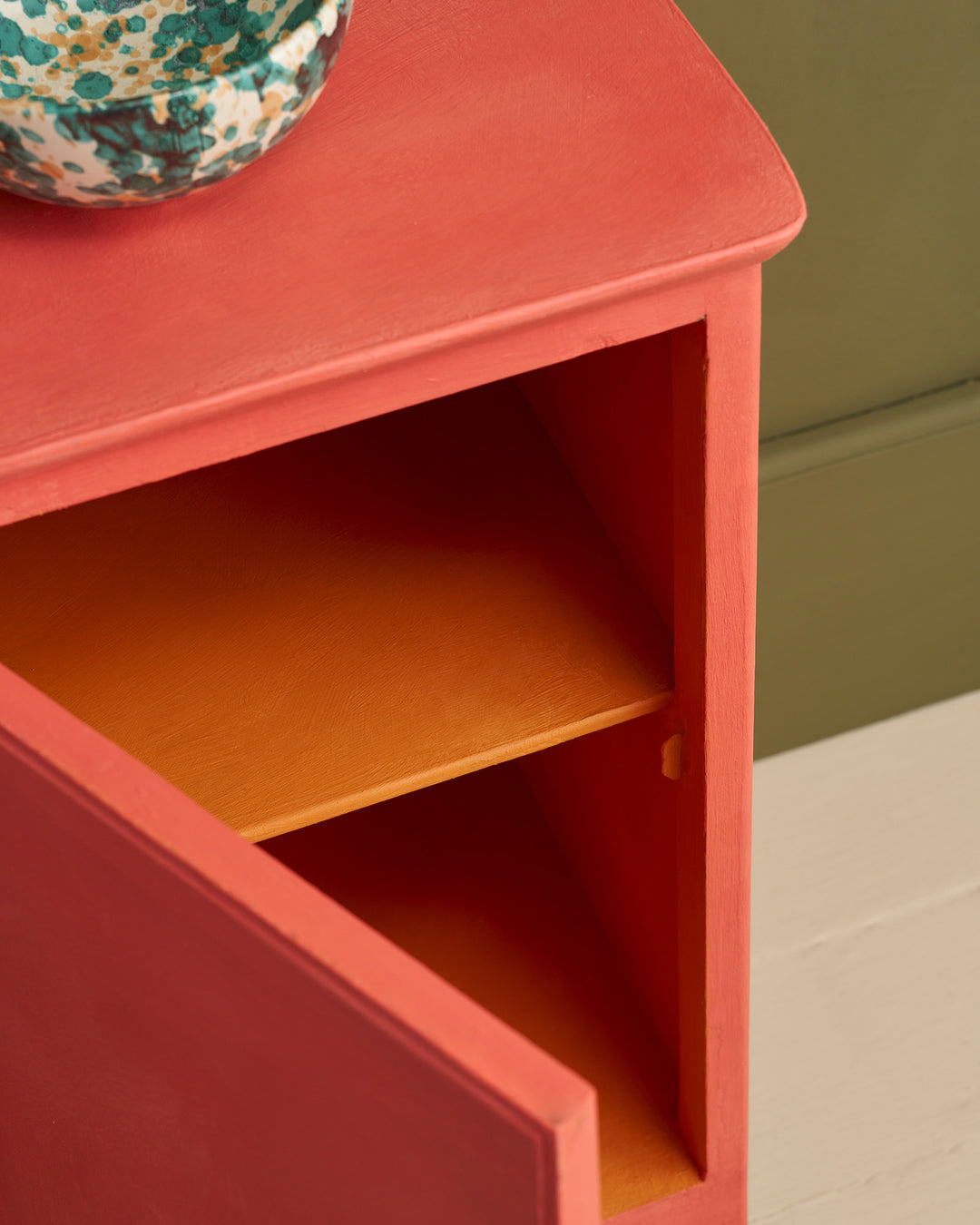 Annie Sloan Chalk Paint® - SANDALWOOD RED