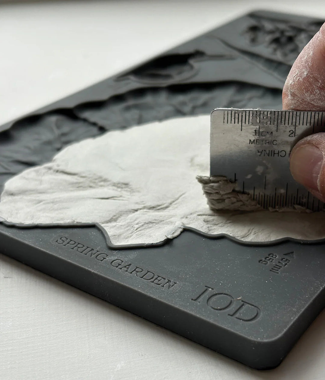 NEW! IOD Mould - SPRING GARDEN (6"x10", 15.24cm x 25.4cm) - Rustic Farmhouse Charm