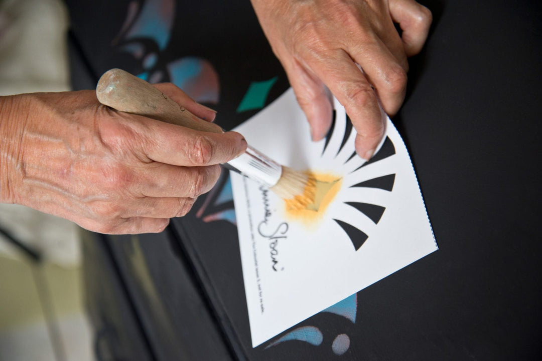Chalk Paint™ STENCIL Brush