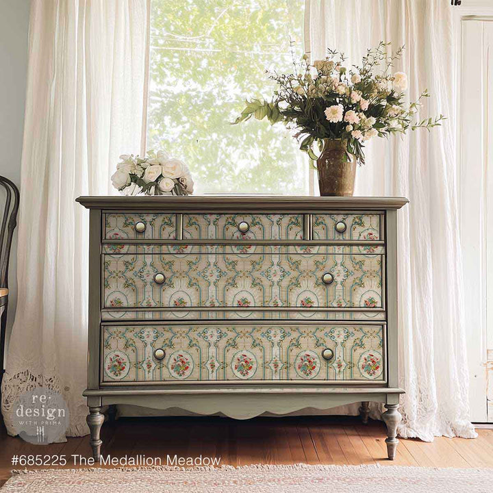LIMITED! Redesign Decoupage Fibre - THE MEDALLION MEADOW (49.53cm x 76.2cm)