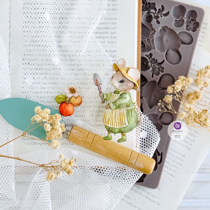NEW! Prima Marketing Mould 'Homegrown Collection' - TINY GARDENERS (5" x 8")