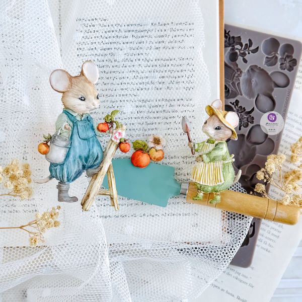 NEW! Prima Marketing Mould 'Homegrown Collection' - TINY GARDENERS (5" x 8")