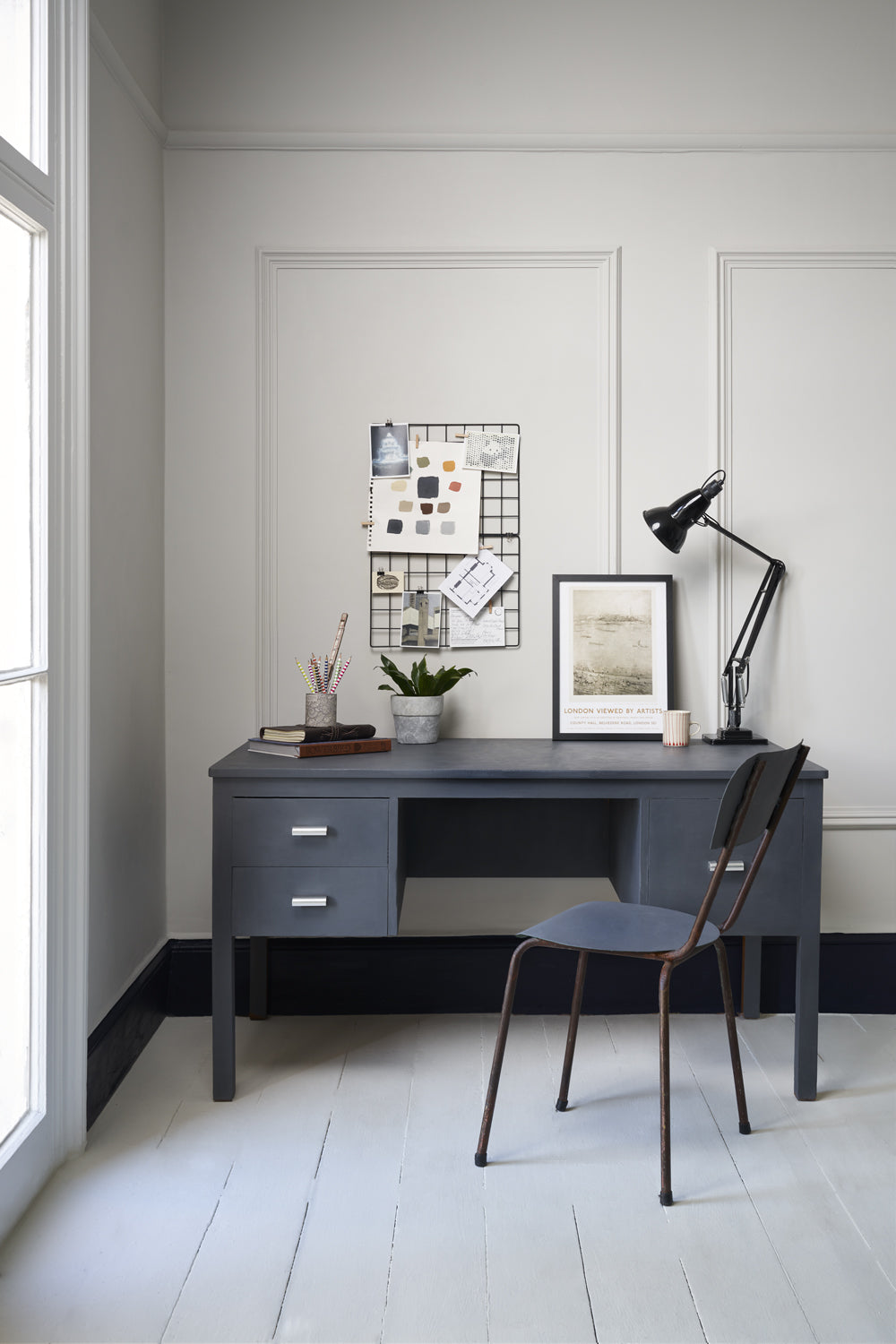Annie Sloan Chalk Paint® - WHISTLER GREY