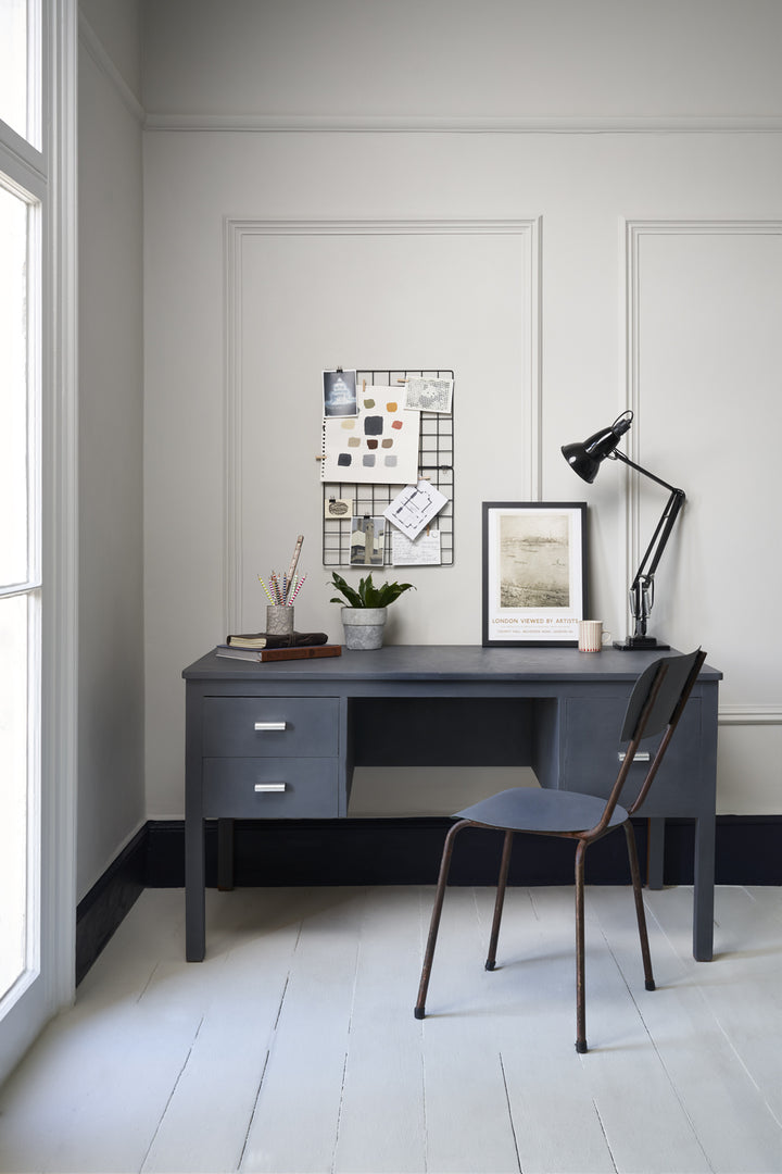 Annie Sloan Chalk Paint® - WHISTLER GREY