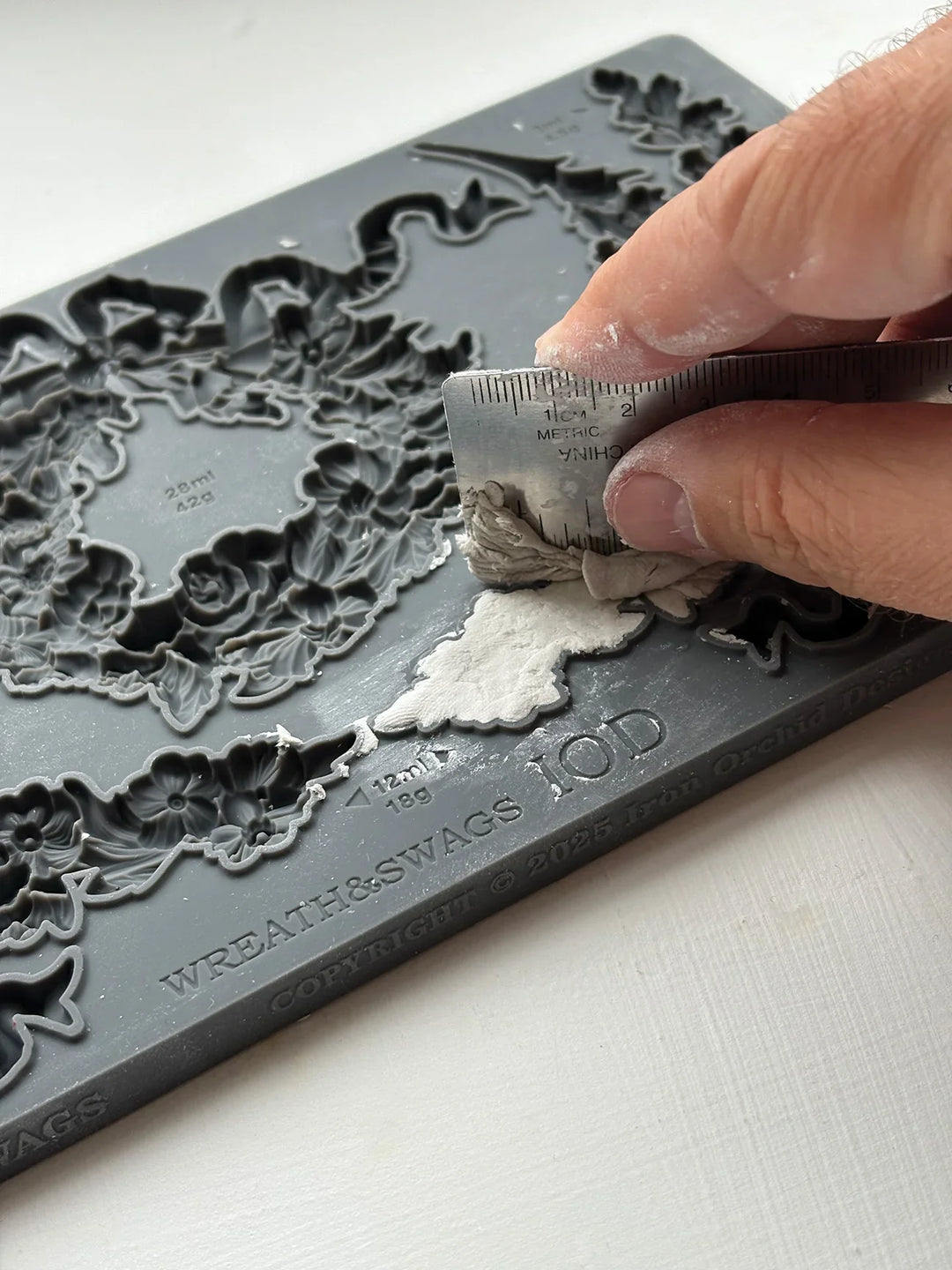 NEW! IOD Mould - WREATH & SWAGS (6"x10", 15.24cm x 25.4cm) - Rustic Farmhouse Charm