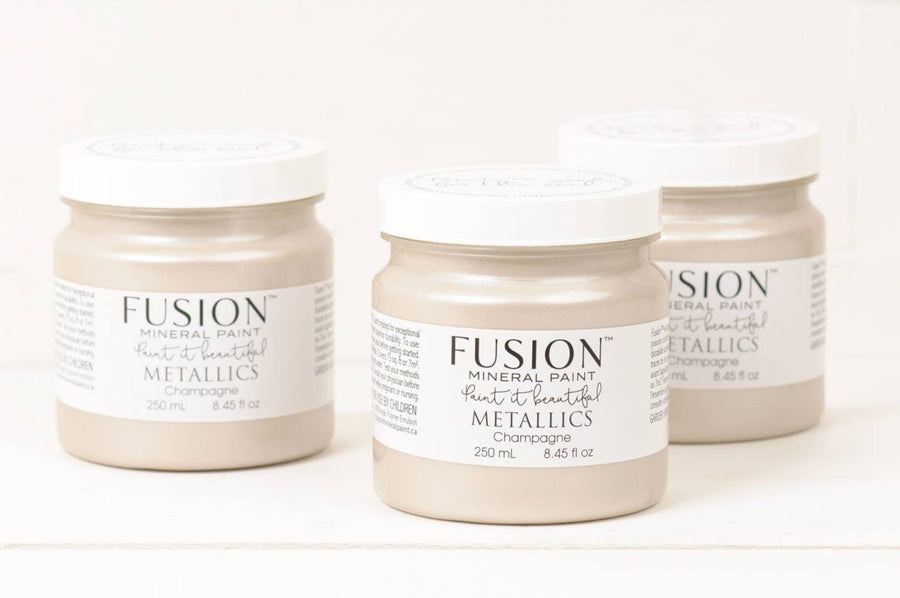 CHAMPAGNE Fusion™ Metallic Paint (250ml) - Rustic Farmhouse Charm