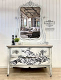 MONO TULIP Redesign Transfer (60.96cm x 88.9cm) - Rustic Farmhouse Charm
